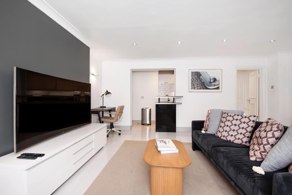 Kensington 2 Bed With Garden London